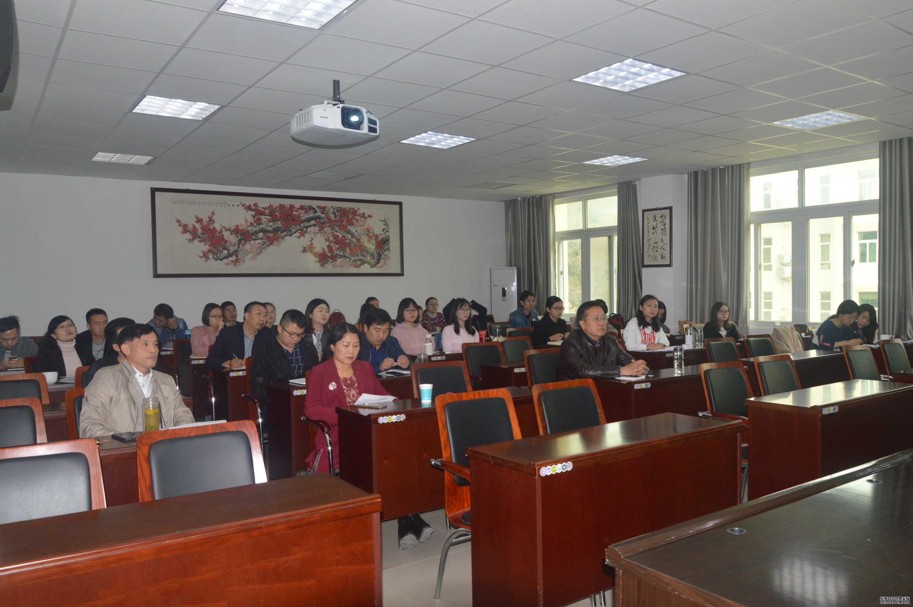 2017级研究生毕业论文与专业实习汇报会暨学术活动月动员会